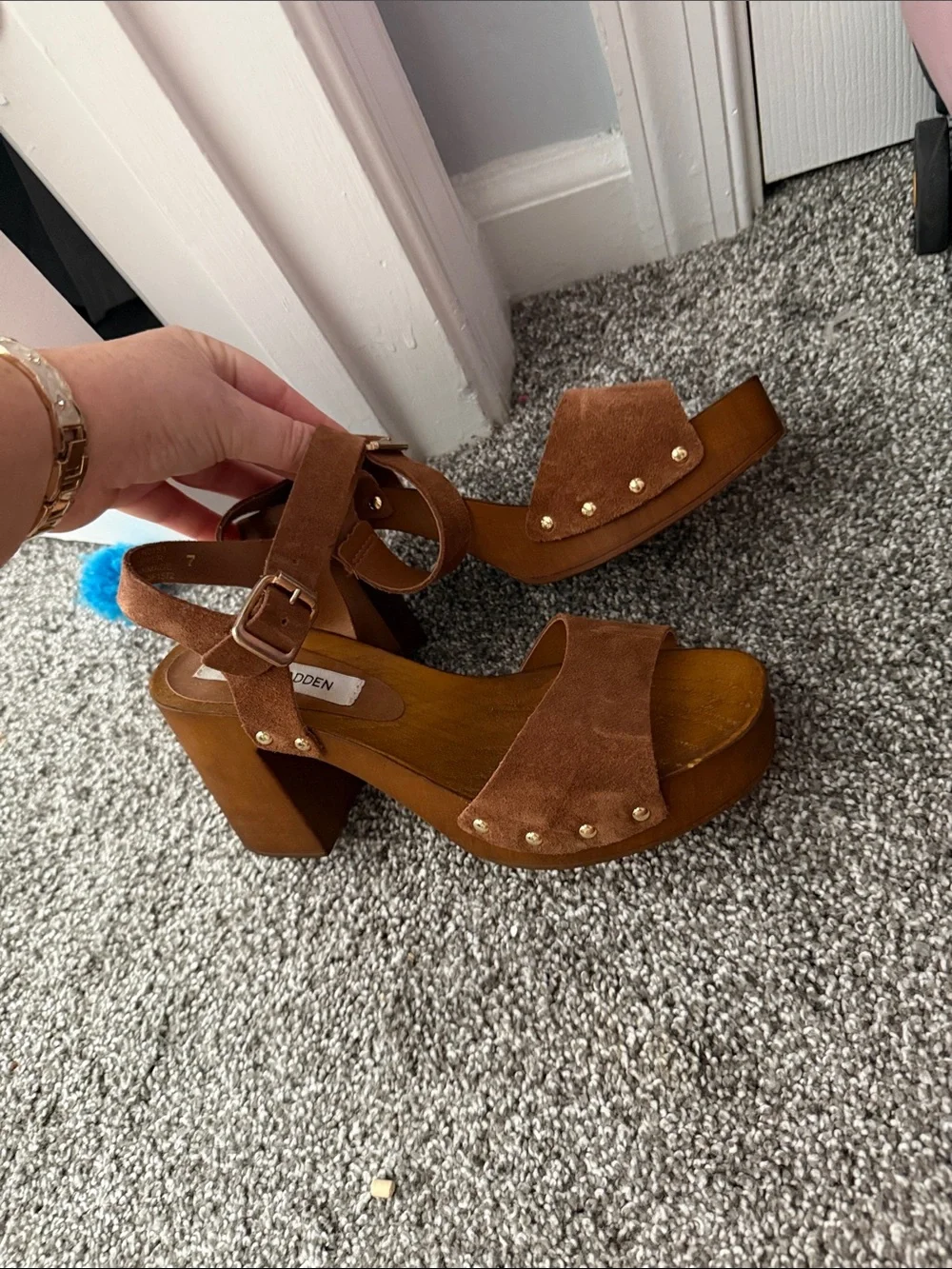 Steve Madden Brown Suede Platform Sandals with Studs